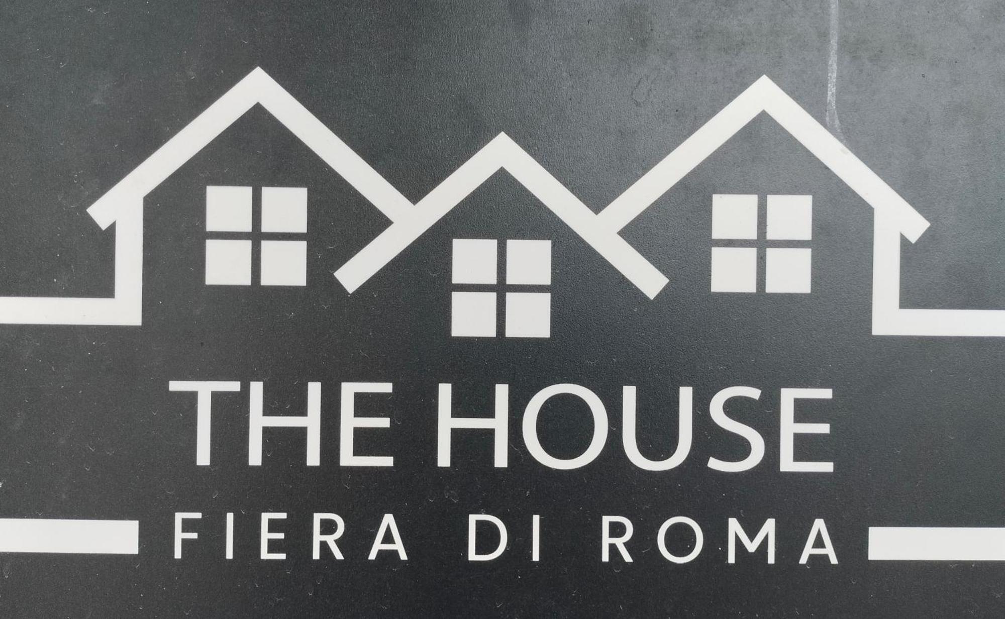 The House Room Aeroporto Φιουμιτσίνο Εξωτερικό φωτογραφία