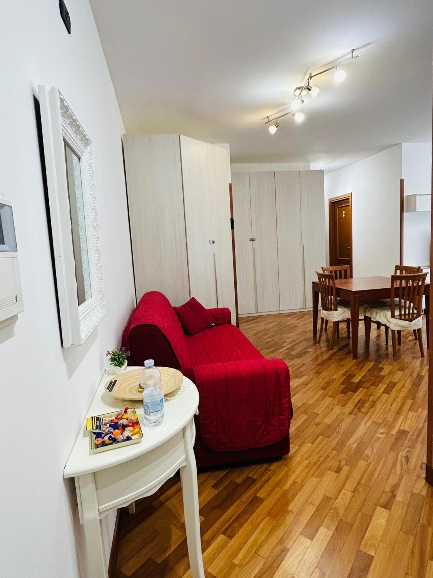The House Room Aeroporto Φιουμιτσίνο Εξωτερικό φωτογραφία