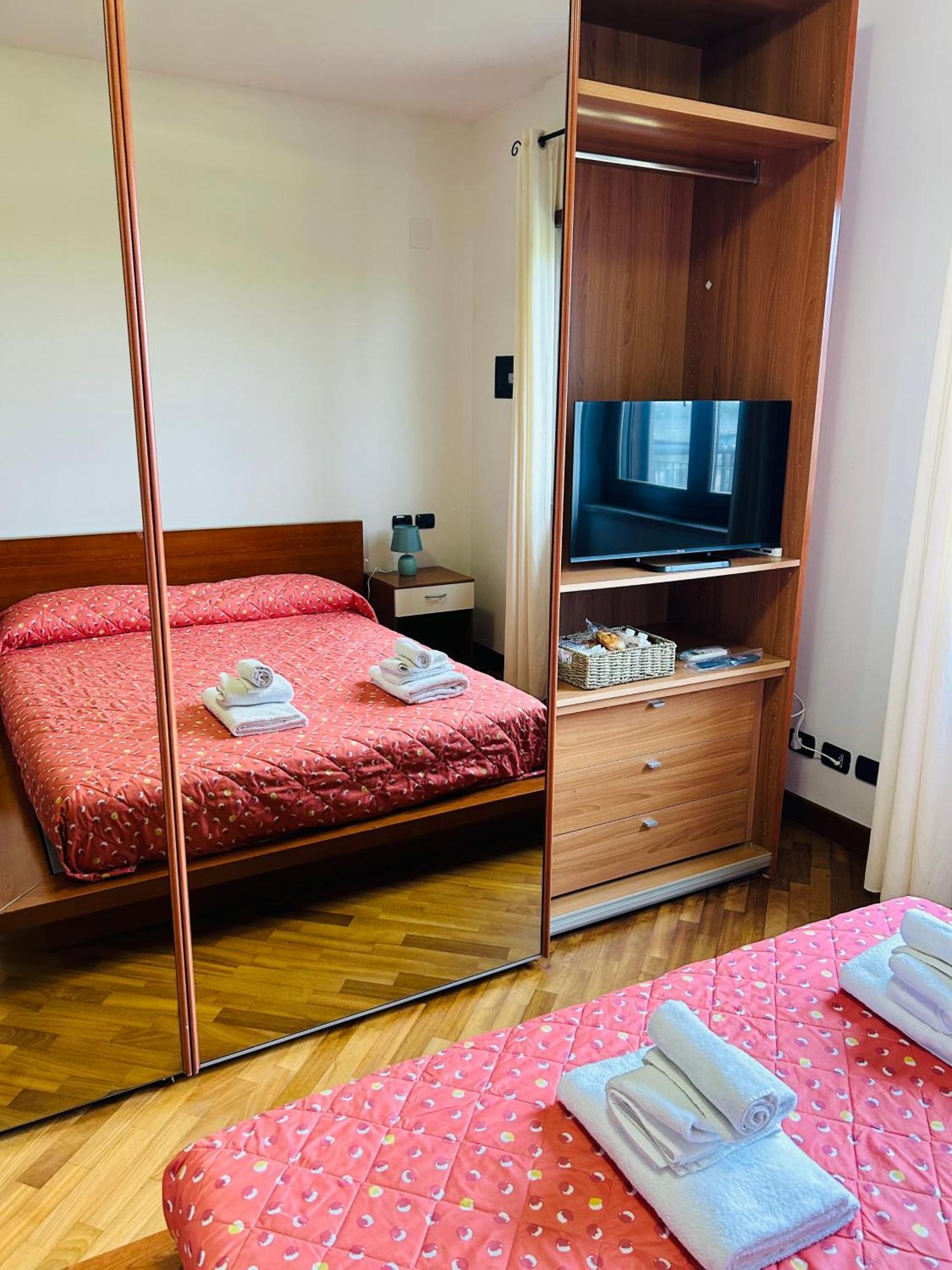 The House Room Aeroporto Φιουμιτσίνο Εξωτερικό φωτογραφία