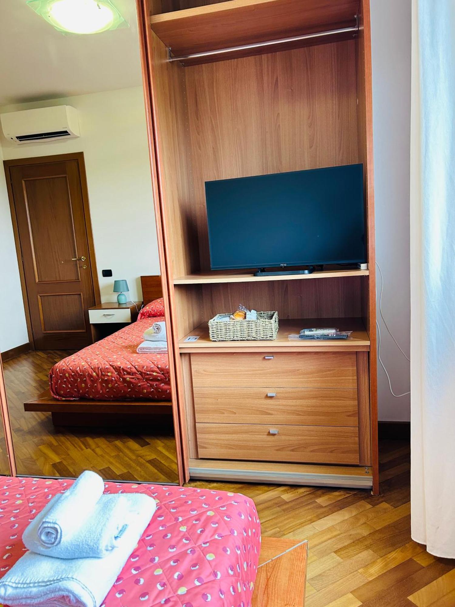 The House Room Aeroporto Φιουμιτσίνο Εξωτερικό φωτογραφία