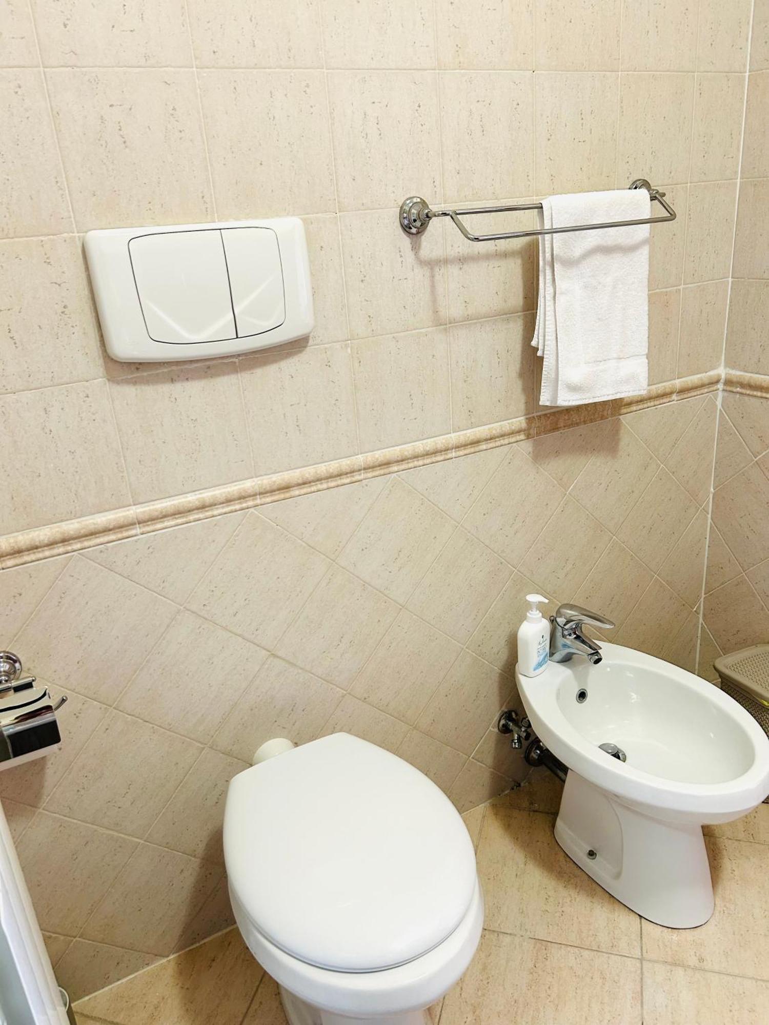 The House Room Aeroporto Φιουμιτσίνο Εξωτερικό φωτογραφία